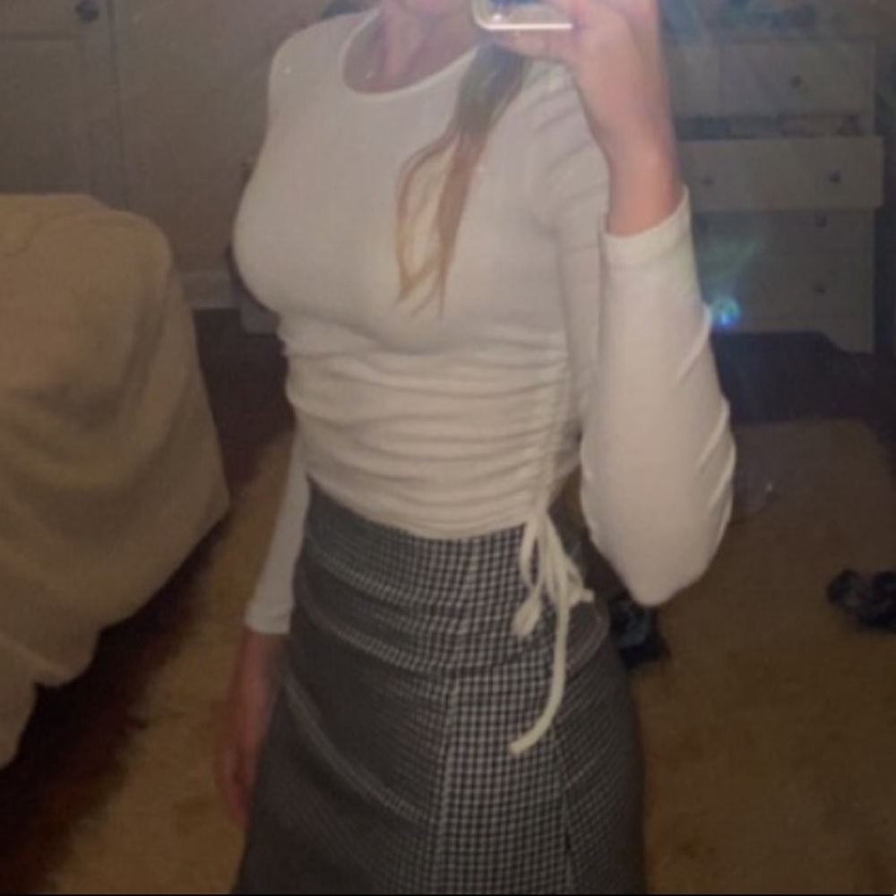 White long sleeve shirt with side length adjustments, size small